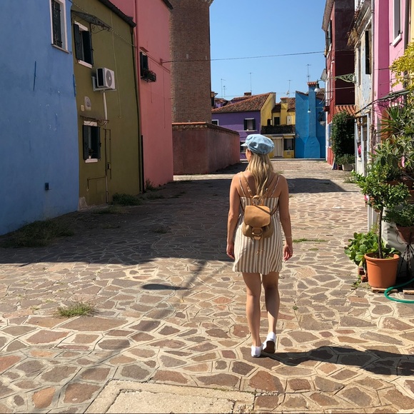 Meet your Posher, Megan - Picture 4 of 8